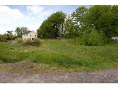 6 Mohawk Dr, Londonderry, NH 03053 - photo 2