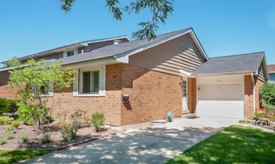 1649 Leytonstone Dr, Wheaton, IL 60189 - photo 2