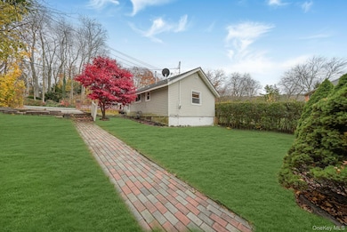 25 Teneyck Ave, Greenwood Lake, NY 10925 - photo 4