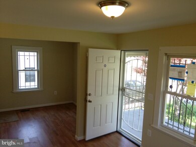 4921 Fable St, Capitol Heights, MD 20743 - photo 2