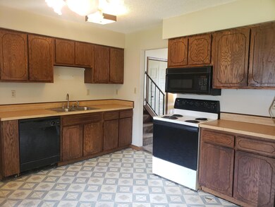 4727 Larkin Dr, Columbus, OH 43231 - photo 3