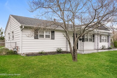 002-photo-front-view-10731197