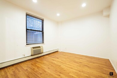134 N 3rd St unit 1, New York City, NY 11249 - photo 3