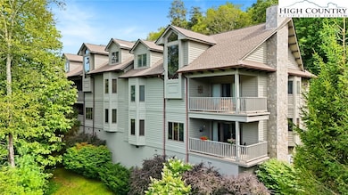 461 Waterside Dr unit 4, Blowing Rock, NC 28605 - photo 4