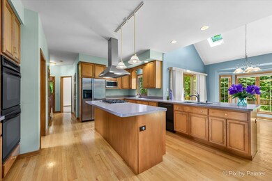 2408 Cloverdale Rd, Naperville, IL 60564 - photo 5