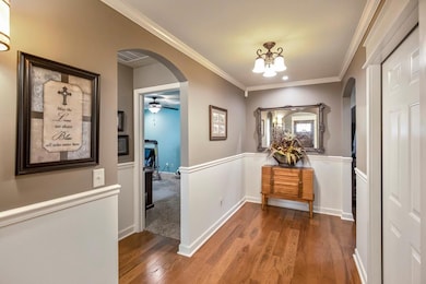 Large Foyer/Hall