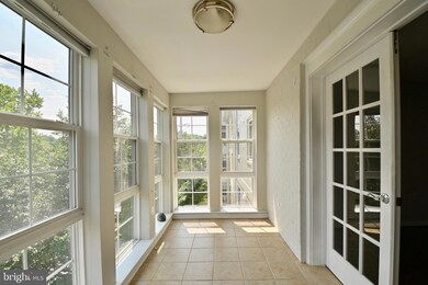 4071 S Four Mile Run Dr unit 303, Arlington, VA 22204 - photo 4