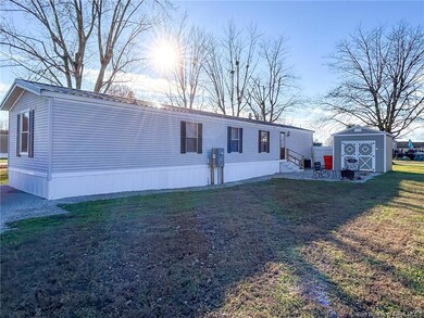 374 Worthington St, Worthington, IN 47471 - photo 4