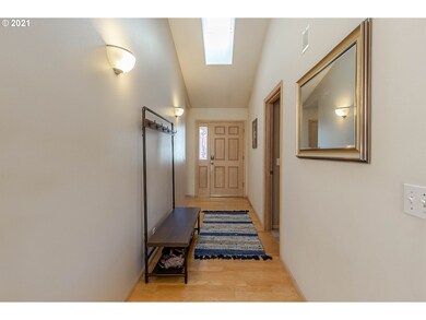 2680 Kalmia St, Eugene, OR 97404 - photo 5