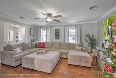 07-LIVING ROOM