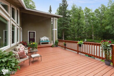 Exterior Front Deck 20180728-DW-5378-SMA