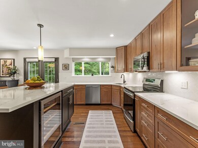 8923 Triple Ridge Rd, Fairfax Station, VA 22039 - photo 3