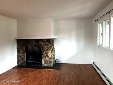 111-131917 Living Additional Angle
