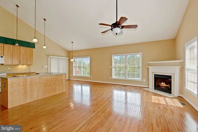 102 N View Cir, Warrenton, VA 20186 - photo 2