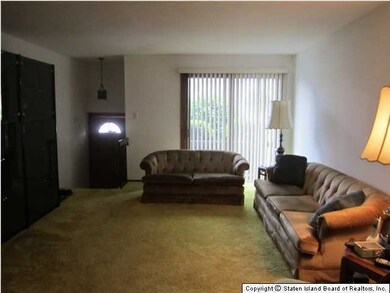 281 Elverton Ave, Staten Island, NY 10308 - photo 2