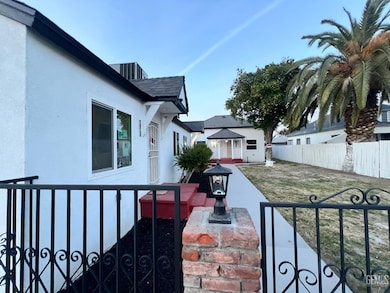 1804 Forrest St, Bakersfield, CA 93304 - photo 2