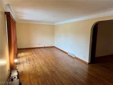 16706 Myrtle Ave, Cleveland, OH 44128 - photo 7