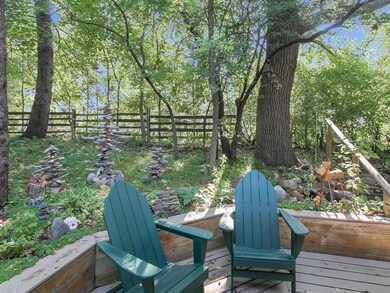The tree coverage offers privacy for the excellent