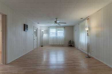 921 E Short St, Tuscola, IL 61953 - photo 7