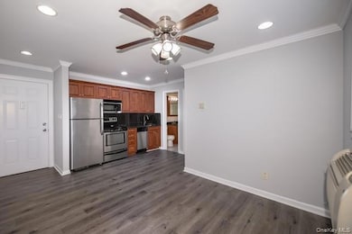 387 Great East Neck Rd unit 387C, West Babylon, NY 11704 - photo 4