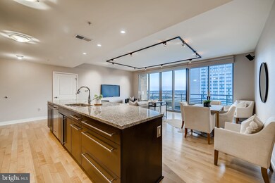 The Vue unit 2501, Baltimore, MD 21202 - photo 2