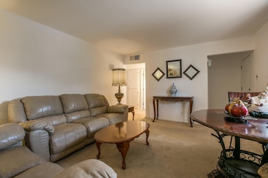 1520 Elfego Baca Dr SW unit 2, Albuquerque, NM 87121 - photo 5