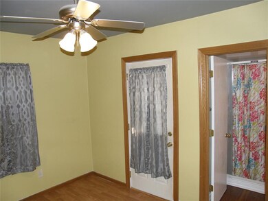 1216 18th Ave SW, Cedar Rapids, IA 52404 - photo 4