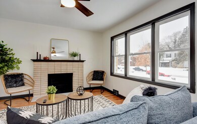 Living Room (2)