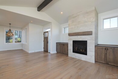 3026 NW Clearwater Dr, Bend, OR 97703 - photo 2