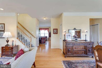 25437 Beresford Dr, Chantilly, VA 20152 - photo 2