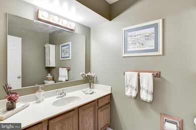 9026 Shinleaf Ct, Columbia, MD 21045 - photo 3