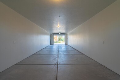 271 N Country Ln B 15-008