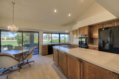 009_Kitchen & Breakfast Nook