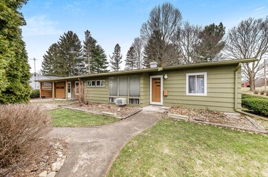 904 S Kalamazoo Ave, Marshall, MI 49068 - photo 2