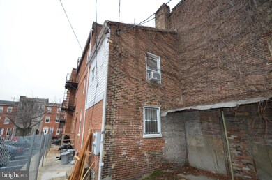 864 W Lombard St, Baltimore, MD 21201 - photo 3