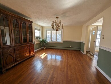 16 Maple St, Saugus, MA 01906 - photo 4
