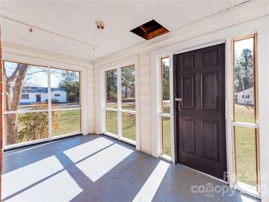 1906 Lynnwood Dr, Statesville, NC 28677 - photo 6