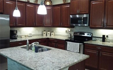 2411 Richmond Greens Ct unit 8, Sun City Center, FL 33573 - photo 4