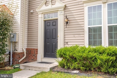 19 Mississippi Point, Falling Waters, WV 25419 - photo 2