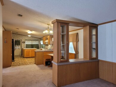 KITCHEN & DINING AREA