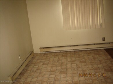 407 Rock St, Taylor, PA 18517 - photo 3