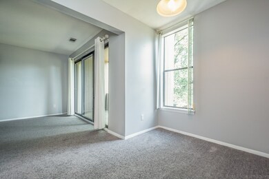 54 Shrewsbury Green Dr unit J, Shrewsbury, MA 01545 - photo 4