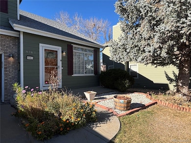 8363 Sunnyside Ct, Highlands Ranch, CO 80126 - photo 2