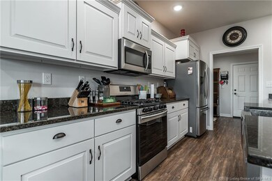 All kitchen appliances stay with house