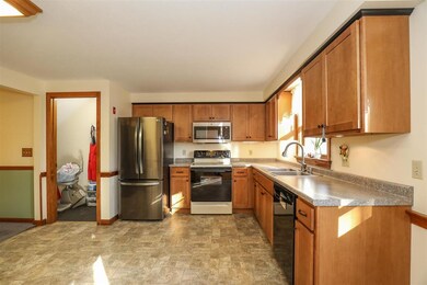131 Tina Dr unit A, Pembroke, NH 03275 - photo 4