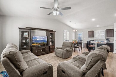 14301 Paraiso Dr, Horizon City, TX 79928 - photo 6