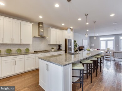 7222 Magpie Ln, Falls Church, VA 22043 - photo 5