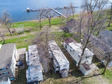 Nothing between you and beautiful Lake Ida