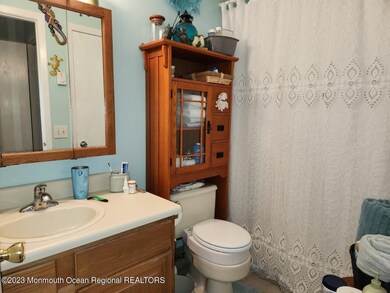 15C Ardsley - Master Bath