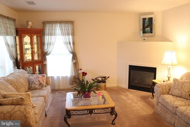 162 W Harmony Dr, Pottstown, PA 19464 - photo 2